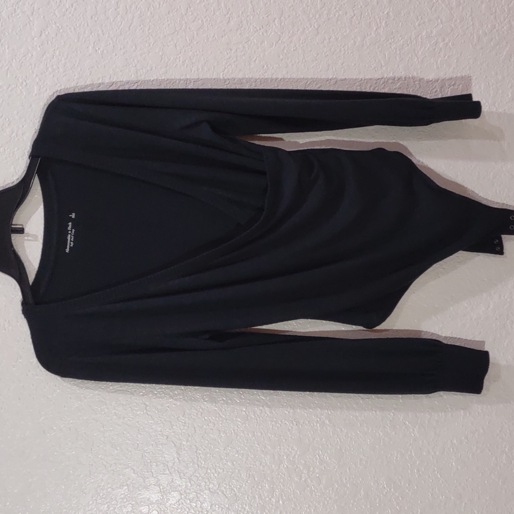 ABERCROMBIE & FITCH TOP. - Picture 8 of 11